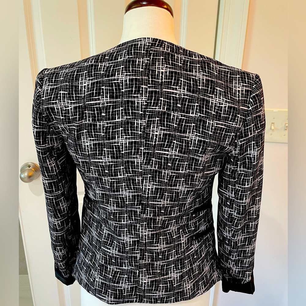 Womens blazer black and white jersey lined jacket size 2